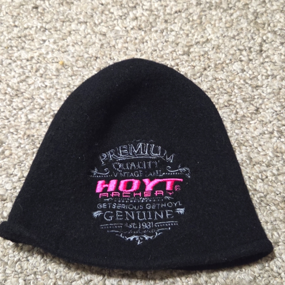 Hoyt‎ Archery 100% Wool Beanie Hat Black Pink